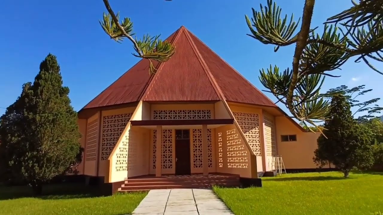 Bukan di Eropa! Kemah Tabor Mataloko, Tempat Wisata di Pulau Flores dengan View Memukau