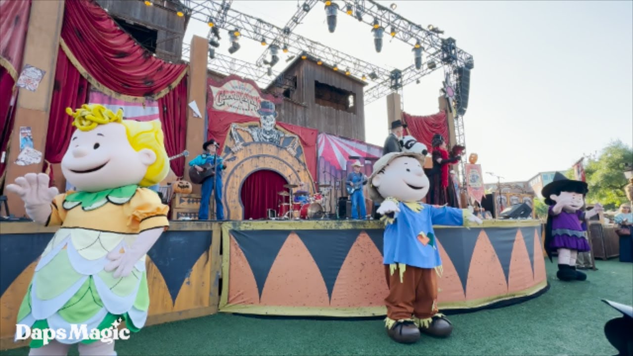 Calico Carnival Costume Cavalcade - Knott's Spooky Farm