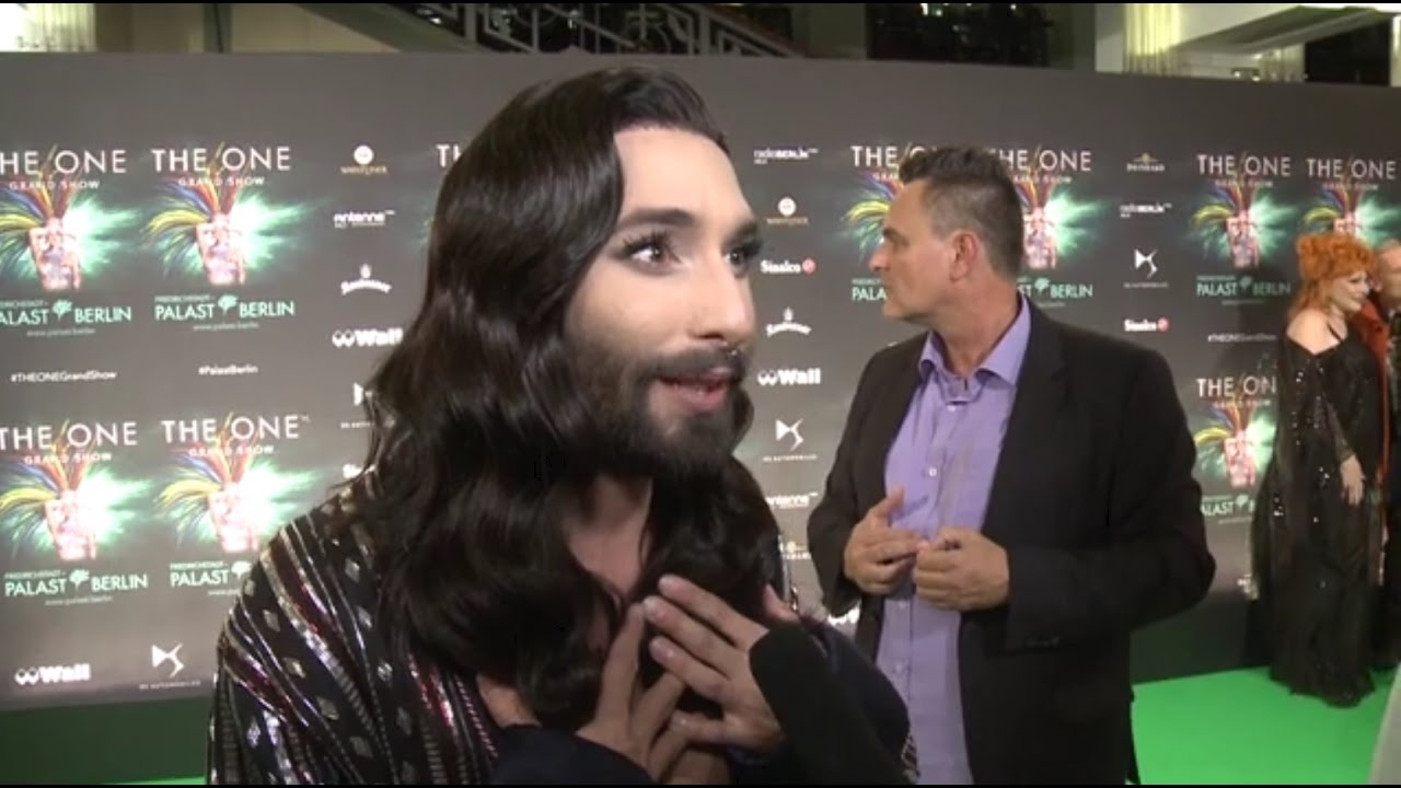 Footage: THE ONE Grand Show feiert Weltpremiere in Berlin, 6.10.2016 - Conchita Wurst