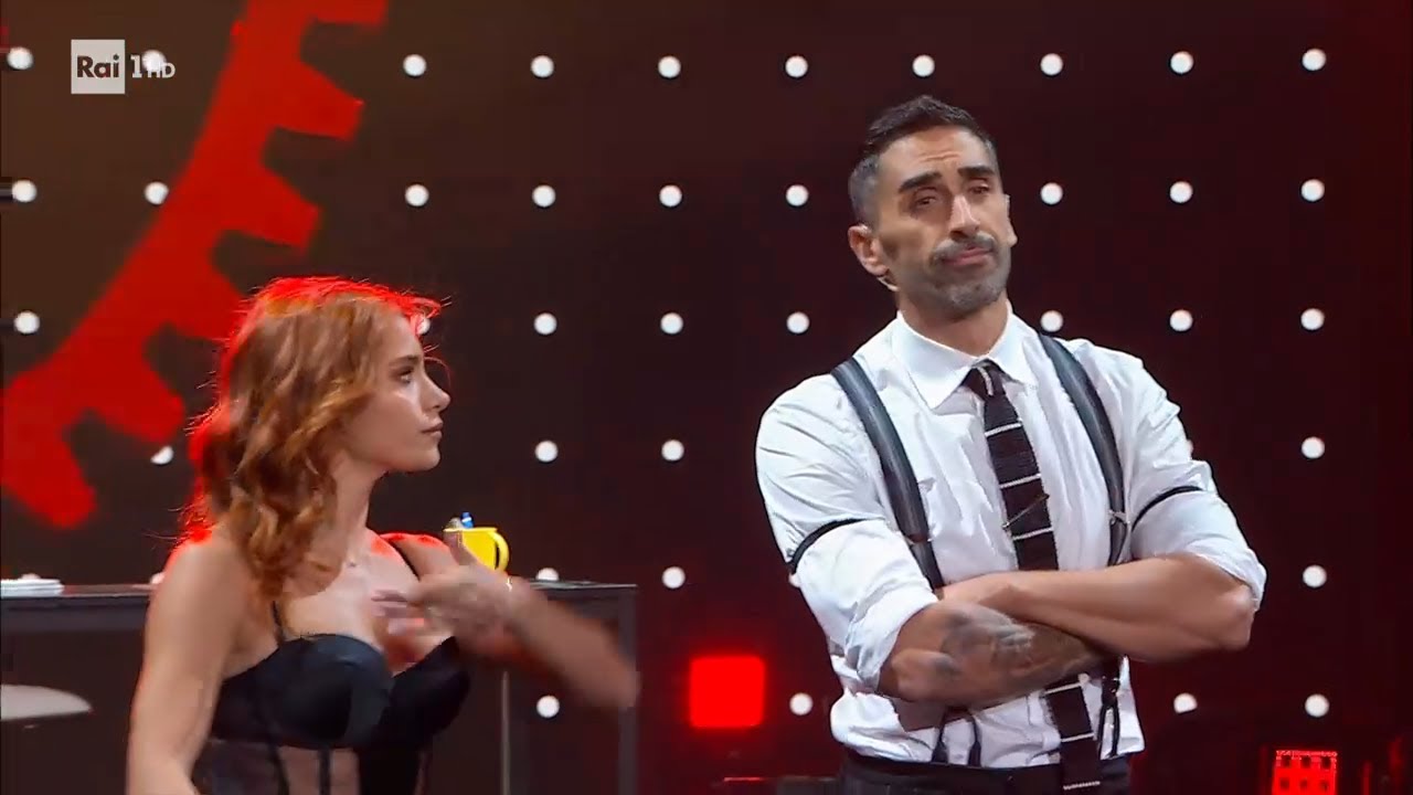 Il Cha cha di Filippo Magnini e Alessandra Tripoli - Ballando con le Stelle 04/10/2025