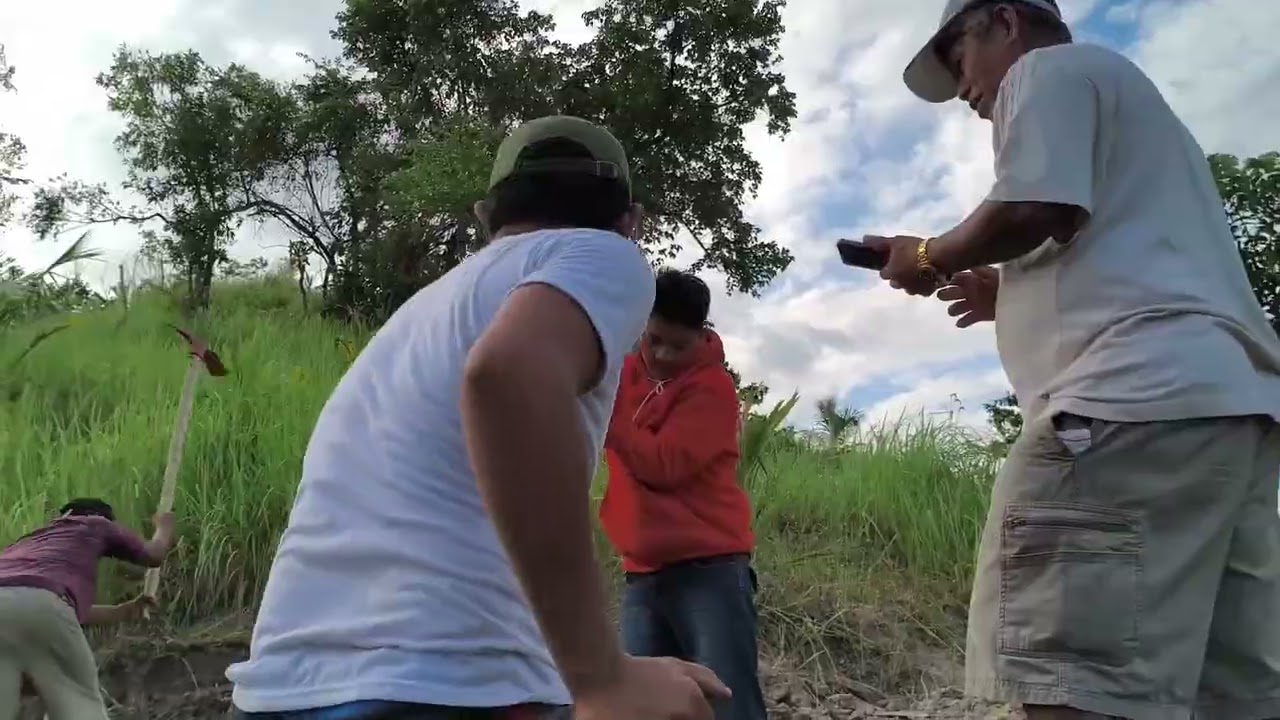 Day 1ang pag gawa ng kubo sa bundok