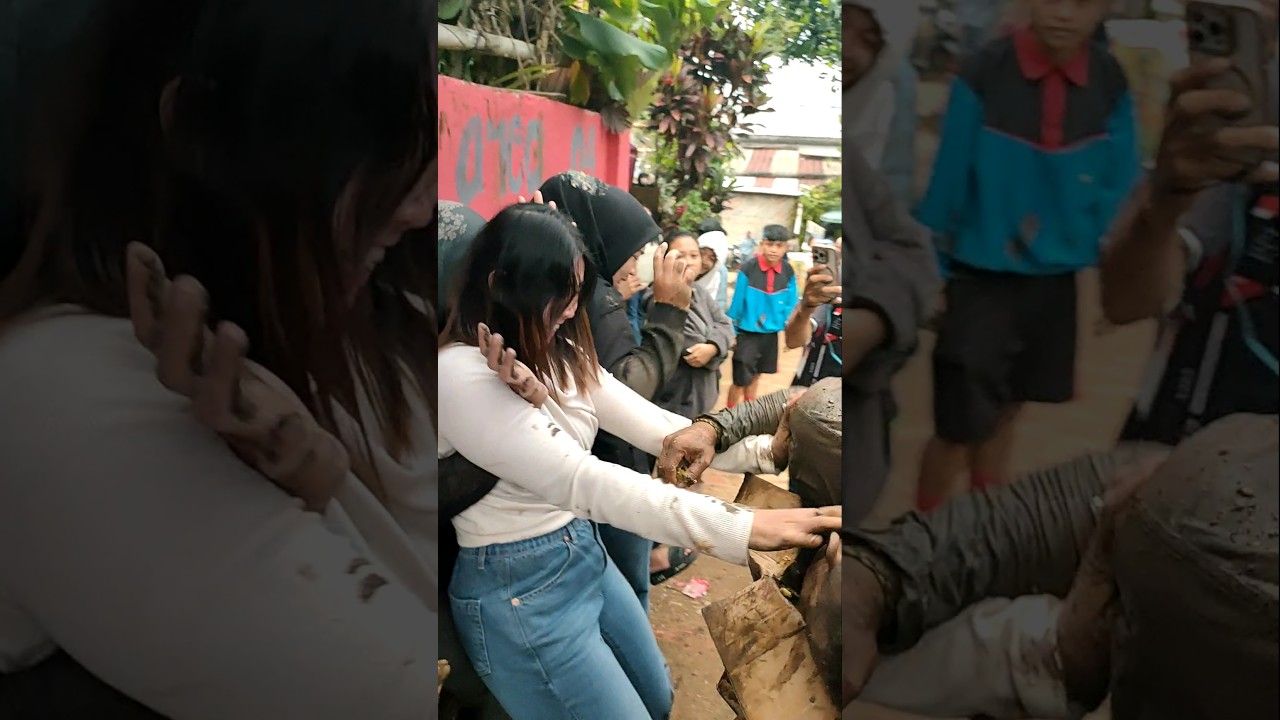Cewe Tangguh! Berusaha Menghindari Serangan Kuda Lumping 