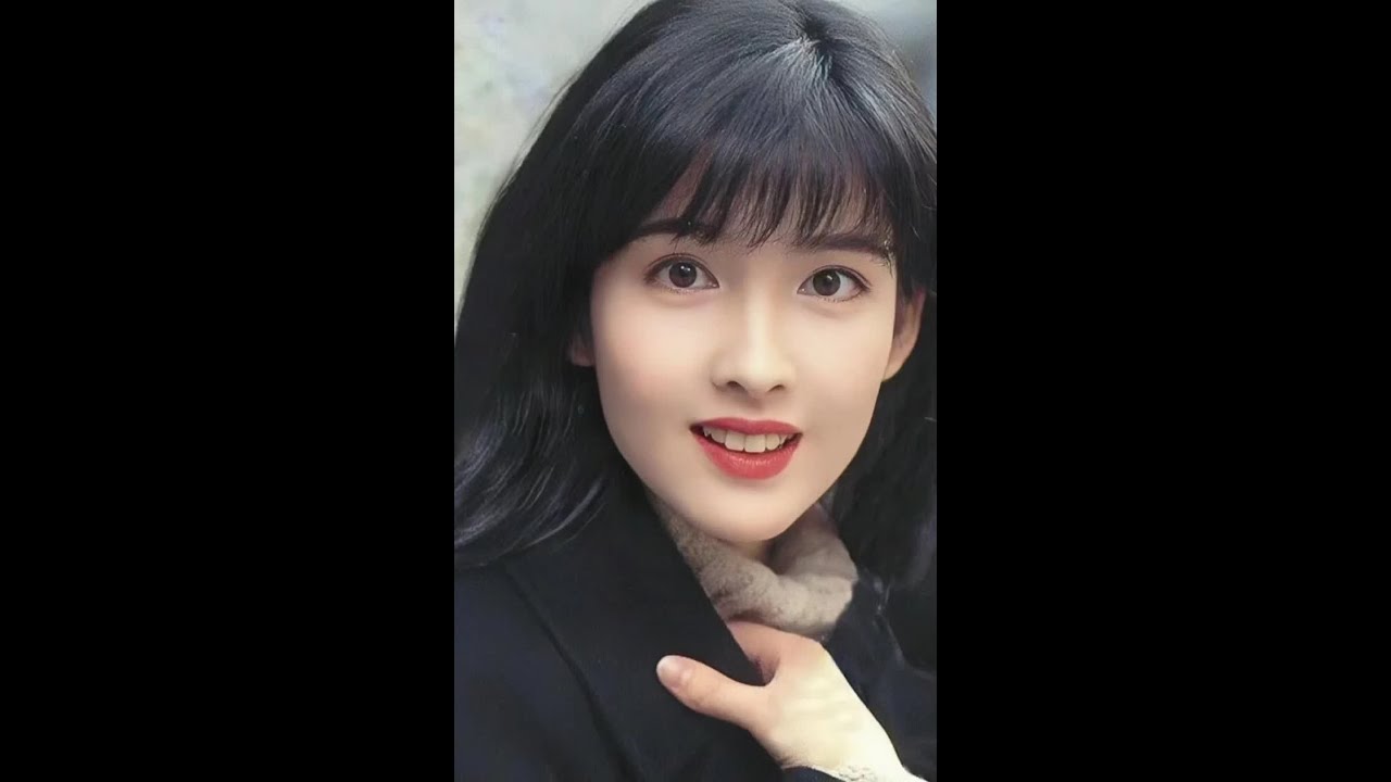 周慧敏和张曼玉年轻时巅峰颜值对比，你觉得谁更胜一筹？#港星女神 #盛世美颜 #童年女神 #港星