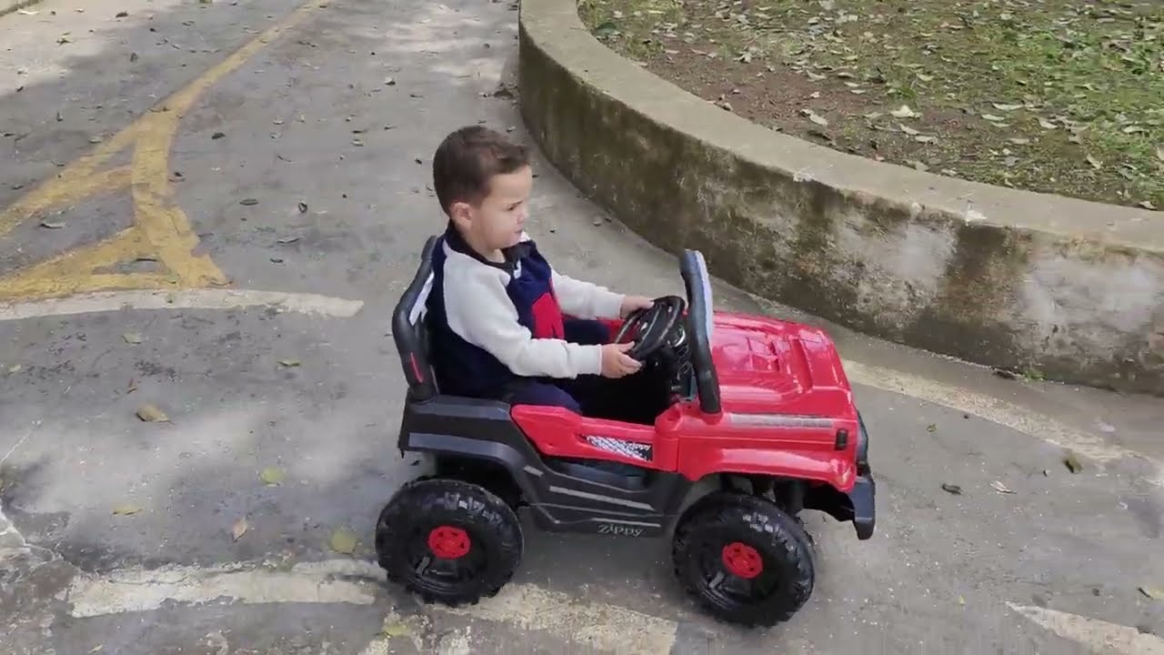 Simulador Infantil de Trânsito com o filhão 