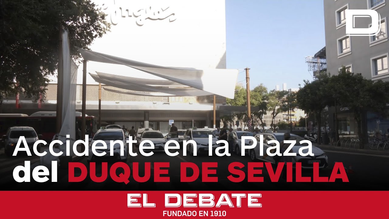 Un autobús de Tussam derriba un poste de la Plaza del Duque de Sevilla