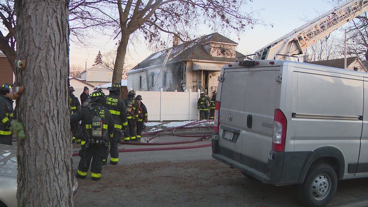 CFD firefighter injured while battling Far South Side house fire