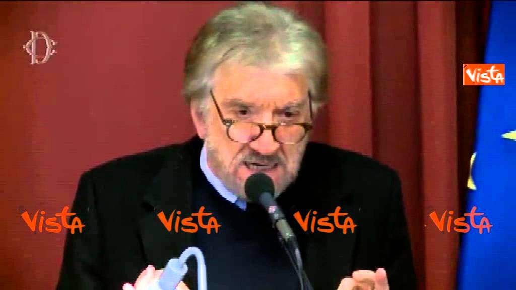 GIGI PROIETTI RECITA I SONETTI ROMANESCHI ALLA CAMERA
