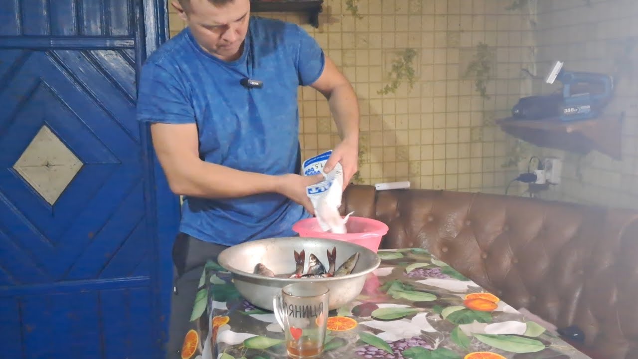 Морози попустили, прийшли сніги і вітер. Солю рибу, ділюся рецептом.