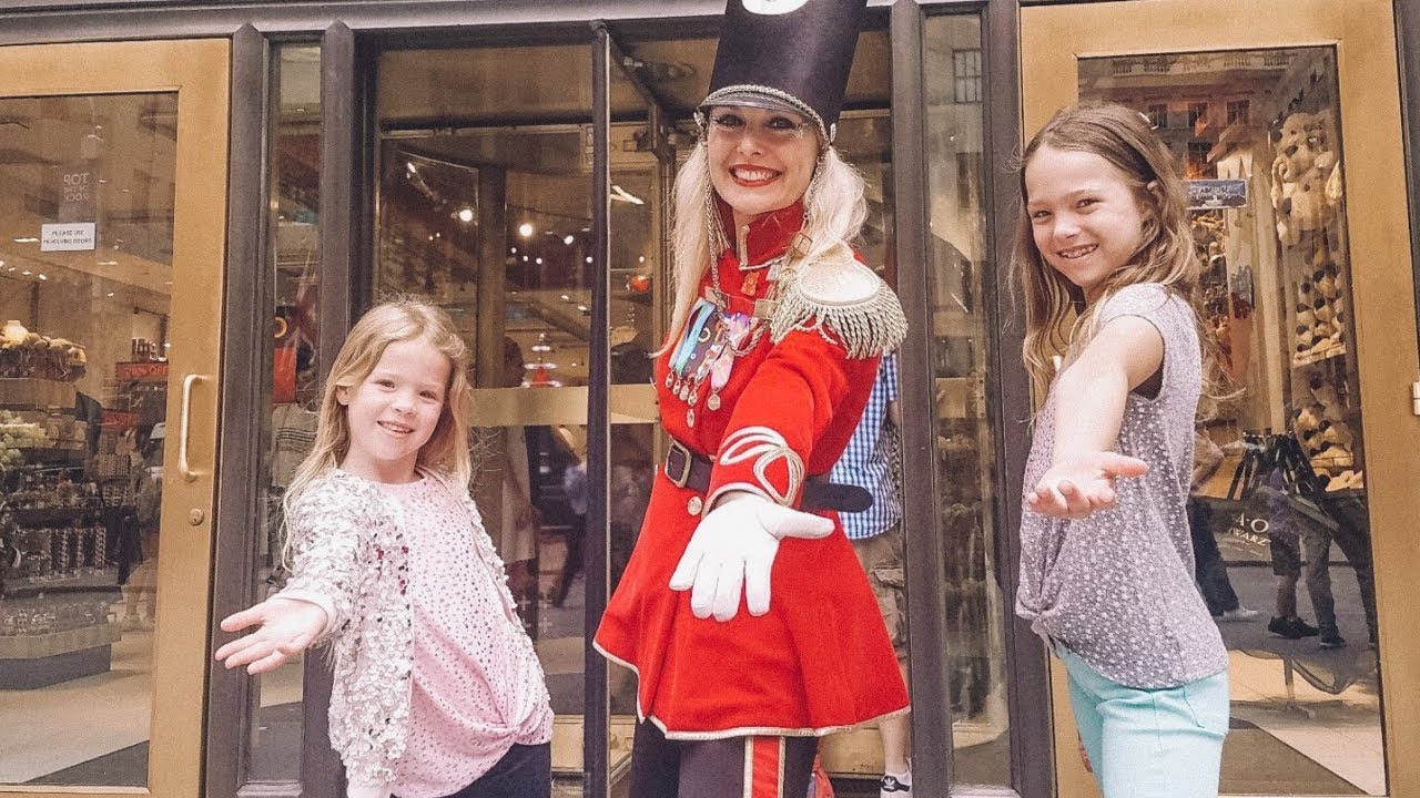 Visiting New York's LARGEST Toy Store !!!