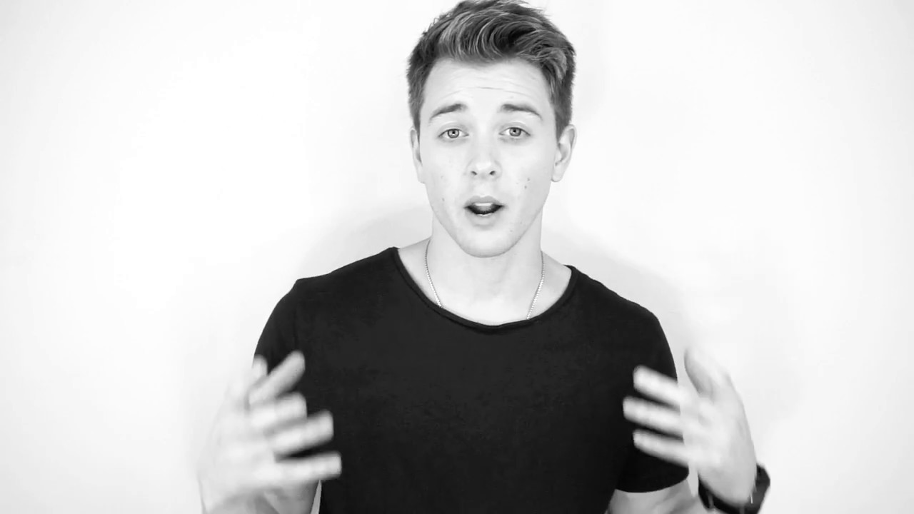 Chad Duell' Emmy smells like Cotton Candy & Nacho Cheese! General Hospital