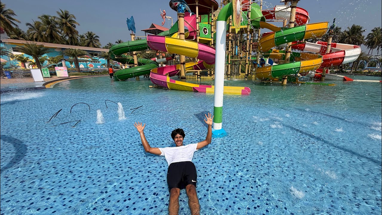 Pani Mein Hi Let Gaya 😂💦 | Waterpark Masti Gone Crazy | Full Vlog