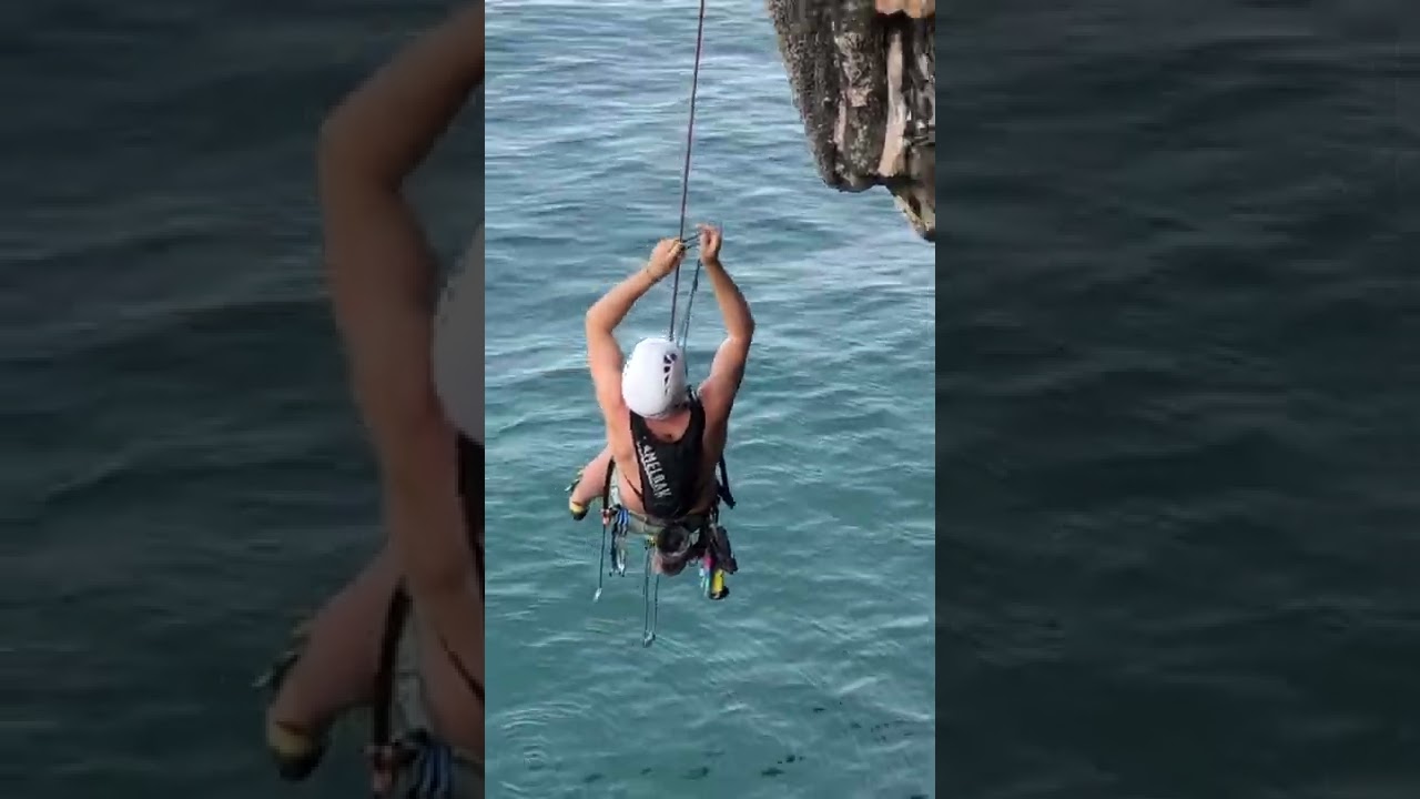 Aussie Rob Stuck under the first anchor of the multipitch #rockclimbing #fail #aonangtower #tonsai