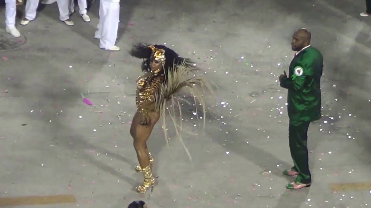 Evelyn Bastos -  Mangueira 2016