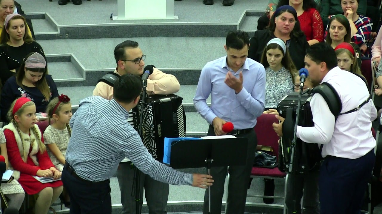 Fratii Strugariu - Tu vezi lacrimi ce ne brăzdează fața.