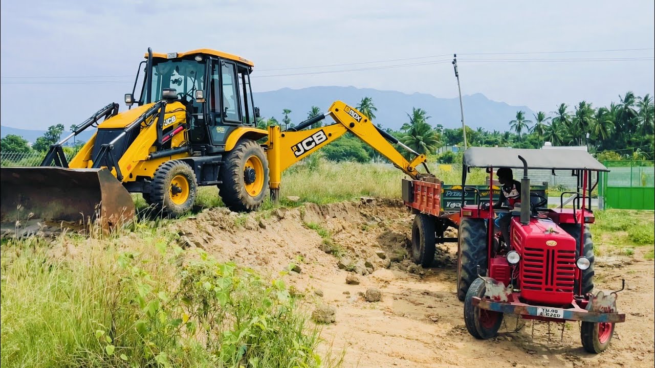 JCB Machine Loaded Soil into a Mahindra Tractor Trolley and Dumped it in Front of The Shop 