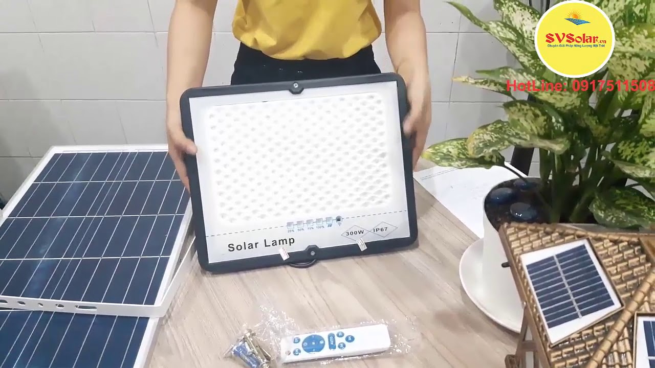 Đèn năng lượng mặt trời 300w  kiểu dáng hiện đại 2020