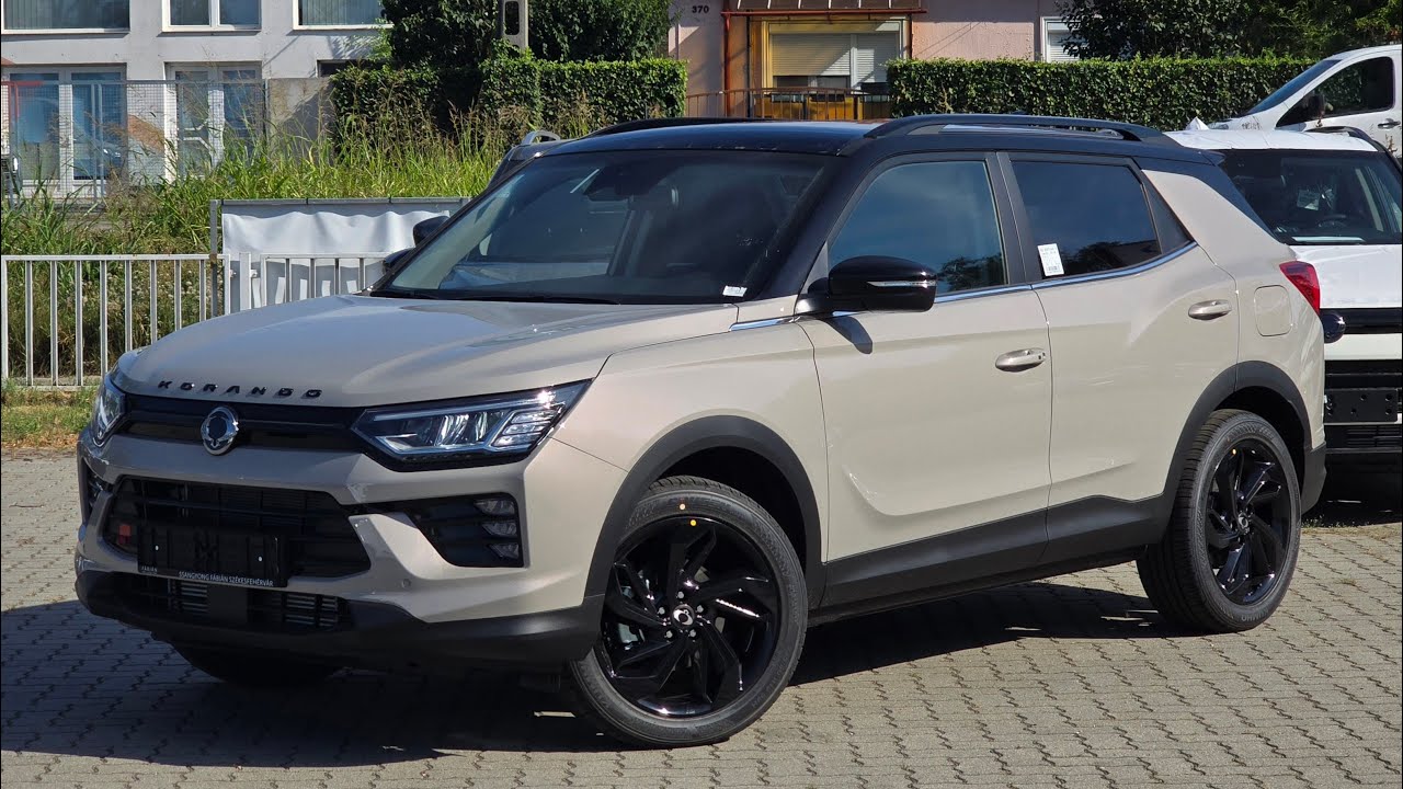 SsangYong Korando C313 Smart Black Pack 1.5 T-GDI 163 A6 Sand Beige