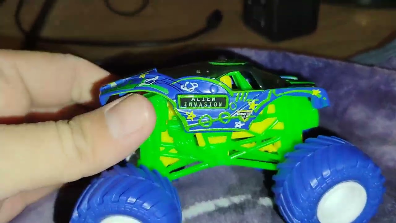 Unboxing 2026 spin master monster jam 1:64 scale (alien invasion childlike)