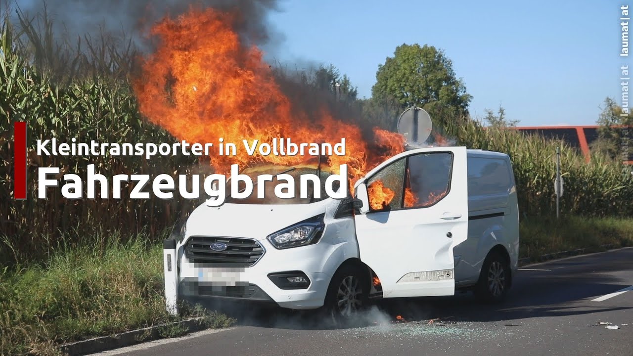 Gasflaschen geladen: Drei Feuerwehren löschten in Vollbrand stehenden Kleintransporter in Marchtrenk