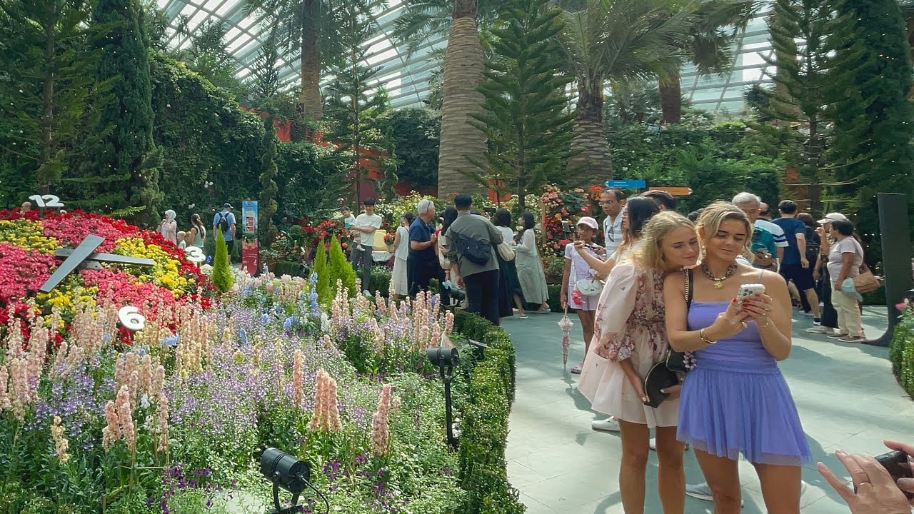 🇸🇬 Swiss Alpine Adventure | Gardens by th Bay Flower Dome Walking Tour [4K 60fps]