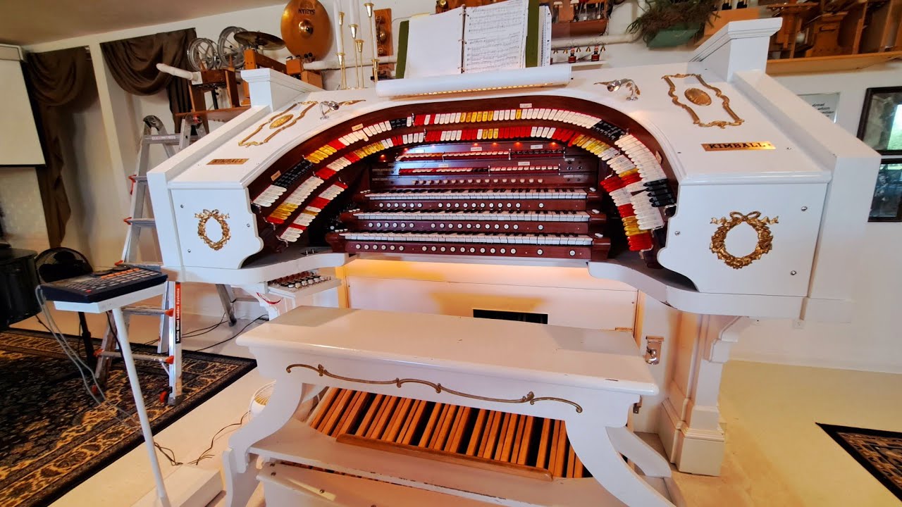 Singing in the Rain - Jim Riggs and Vincent Lopez at the 3/24 Kimball Theater Organ