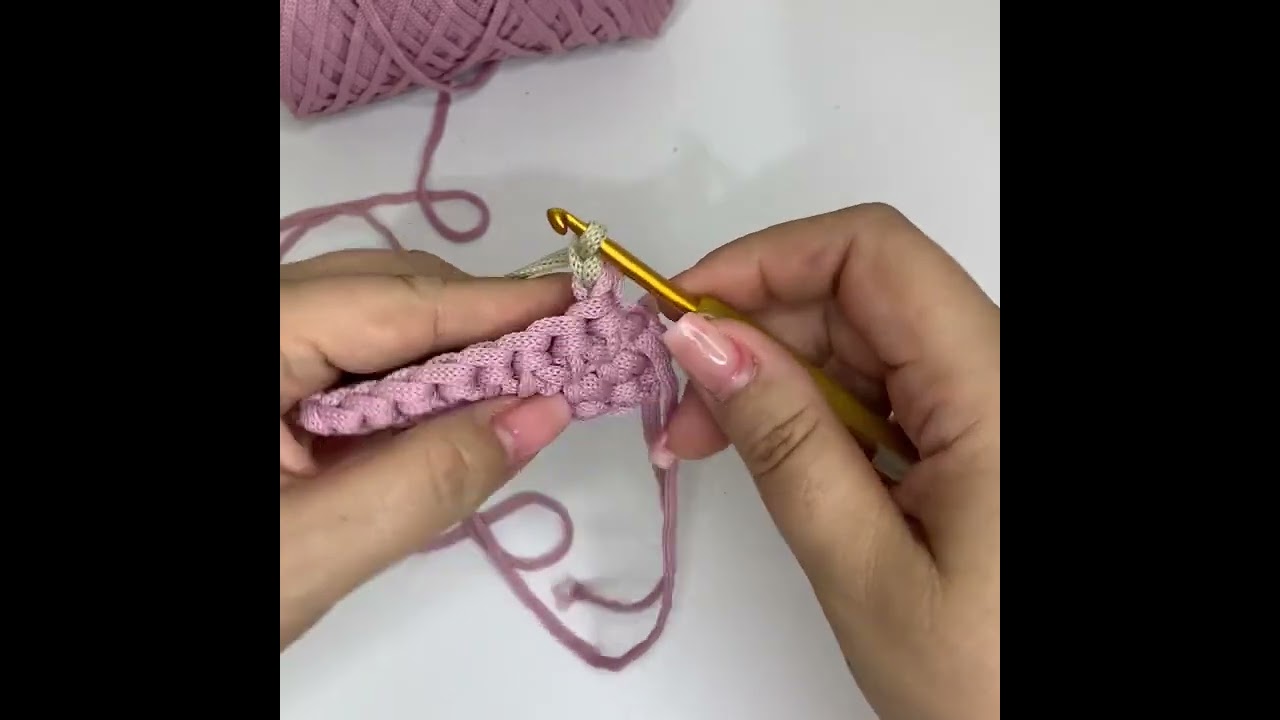 Como trocar a cor do fio fazendo o ponto baixo