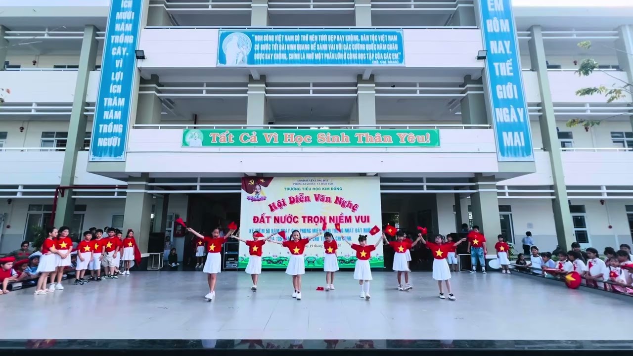 [HỘI DIỄN VĂN NGHỆ 30-4] NHẢY MASHUP VIỆT NAM ƠI 