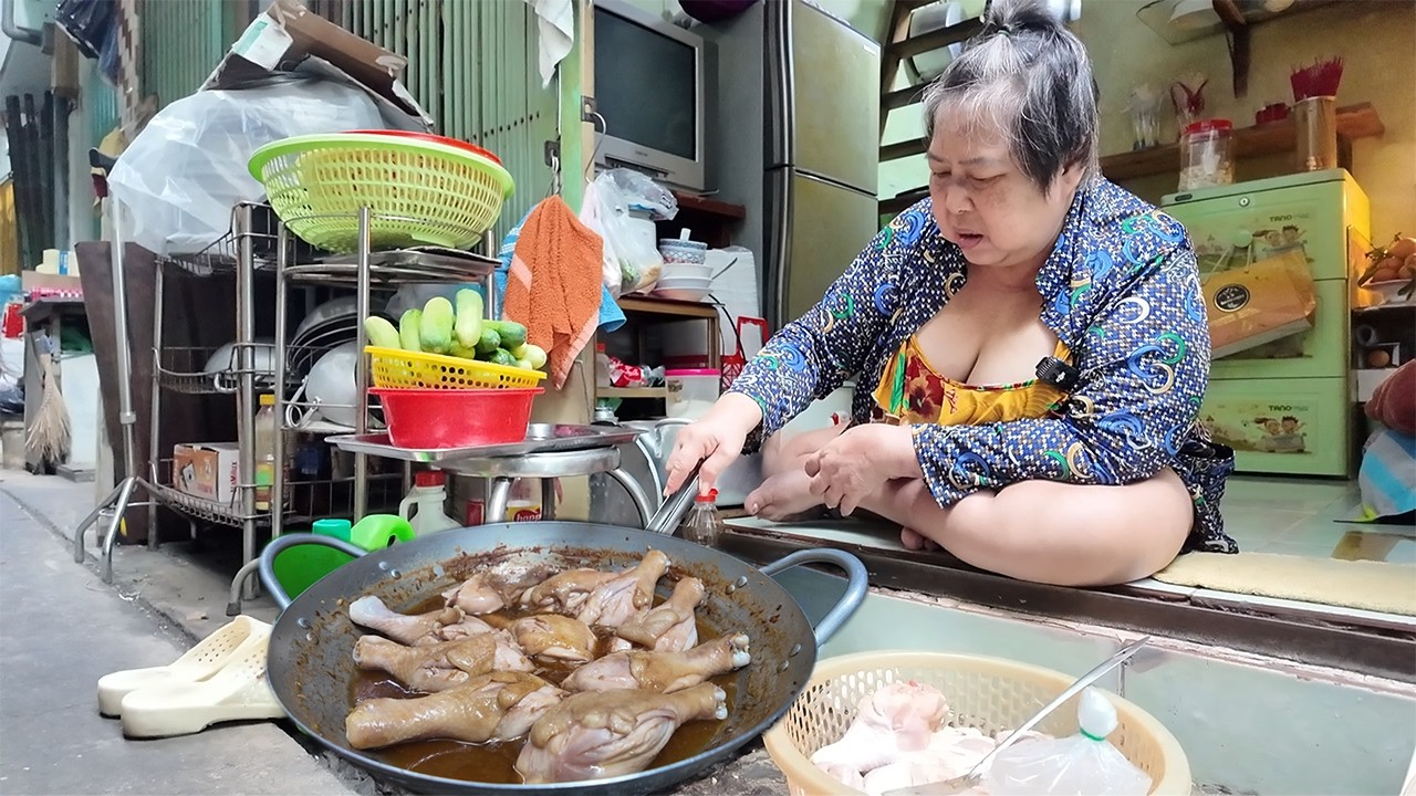Quán Cơm Núp Hẻm nhỏ Khai Trương Nấu Lại vui mừng Sau hơn 1 Tháng tạm nghỉ bi đát nhất của cô Lệ