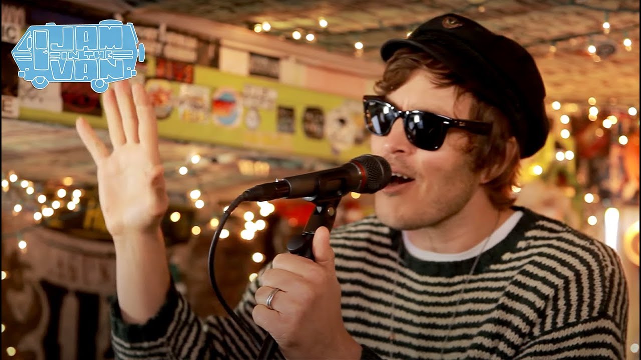 THE PALMS - "Future Love" (Live at JITV HQ in Los Angeles, CA 2018) 