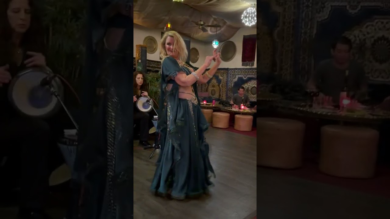 First time dancing a to live music. I love it!! ❤️ 