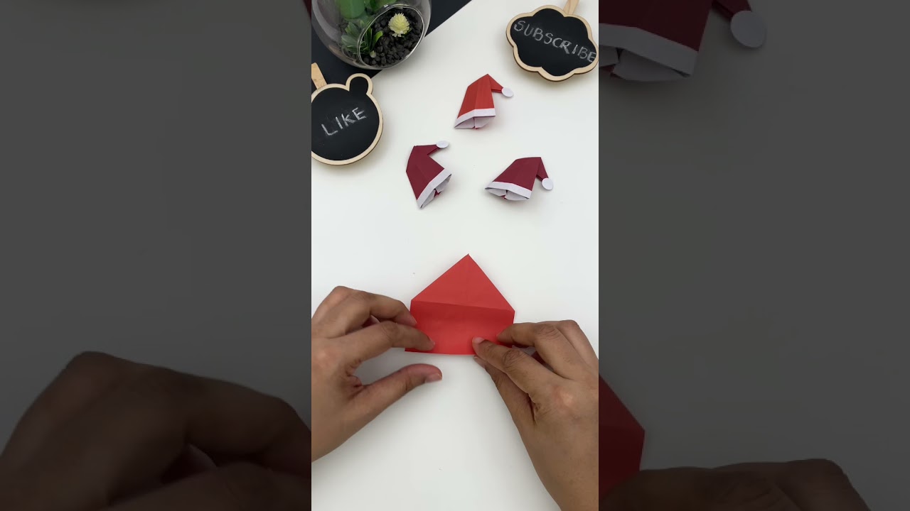 🤩 Santa Hat Finger Puppet || Christmas Crafts || #shorts #youtubeshorts #kidscrafts #christmas