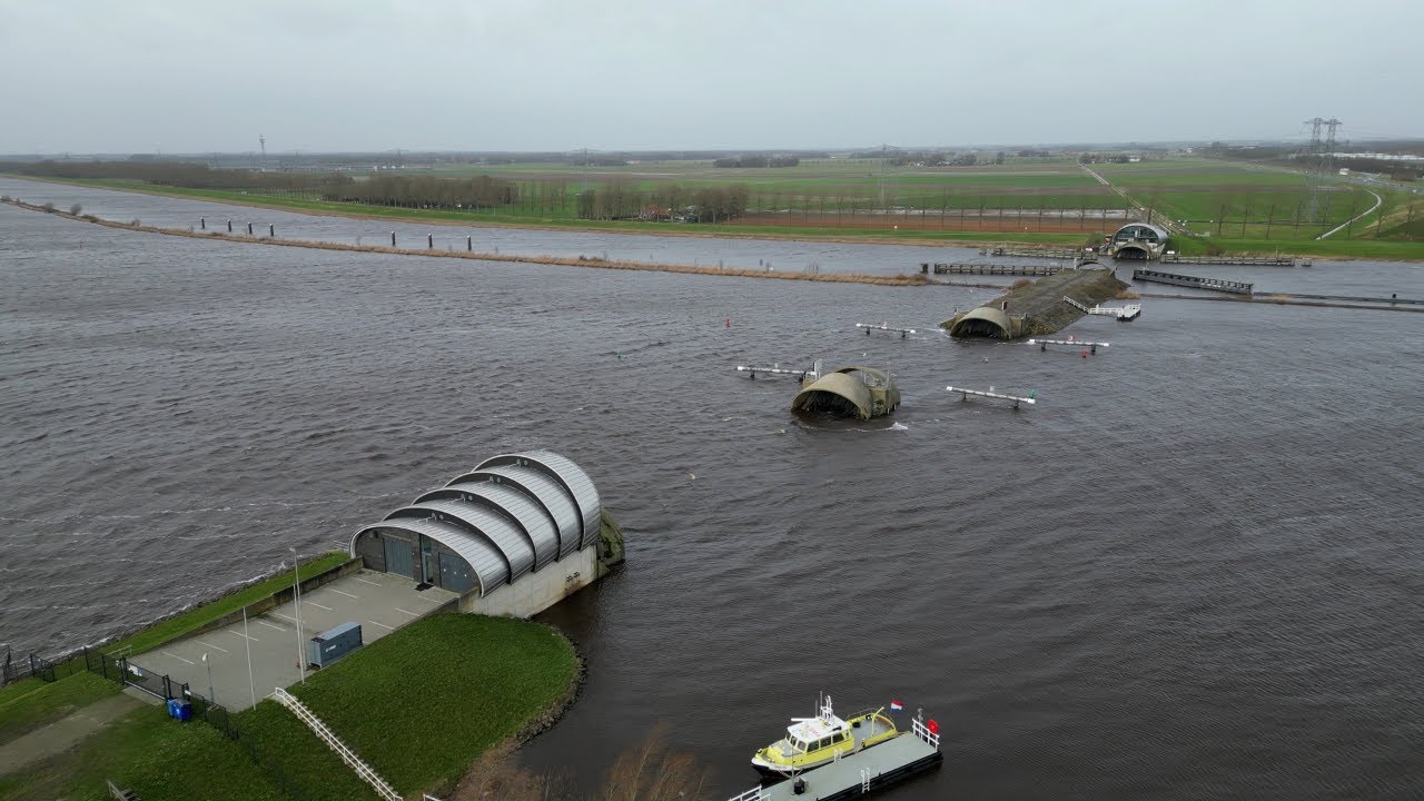 📍 De Ramspolkering van Boven – Unieke Balgstuw bij Kampen als Waterwachter van Nederland