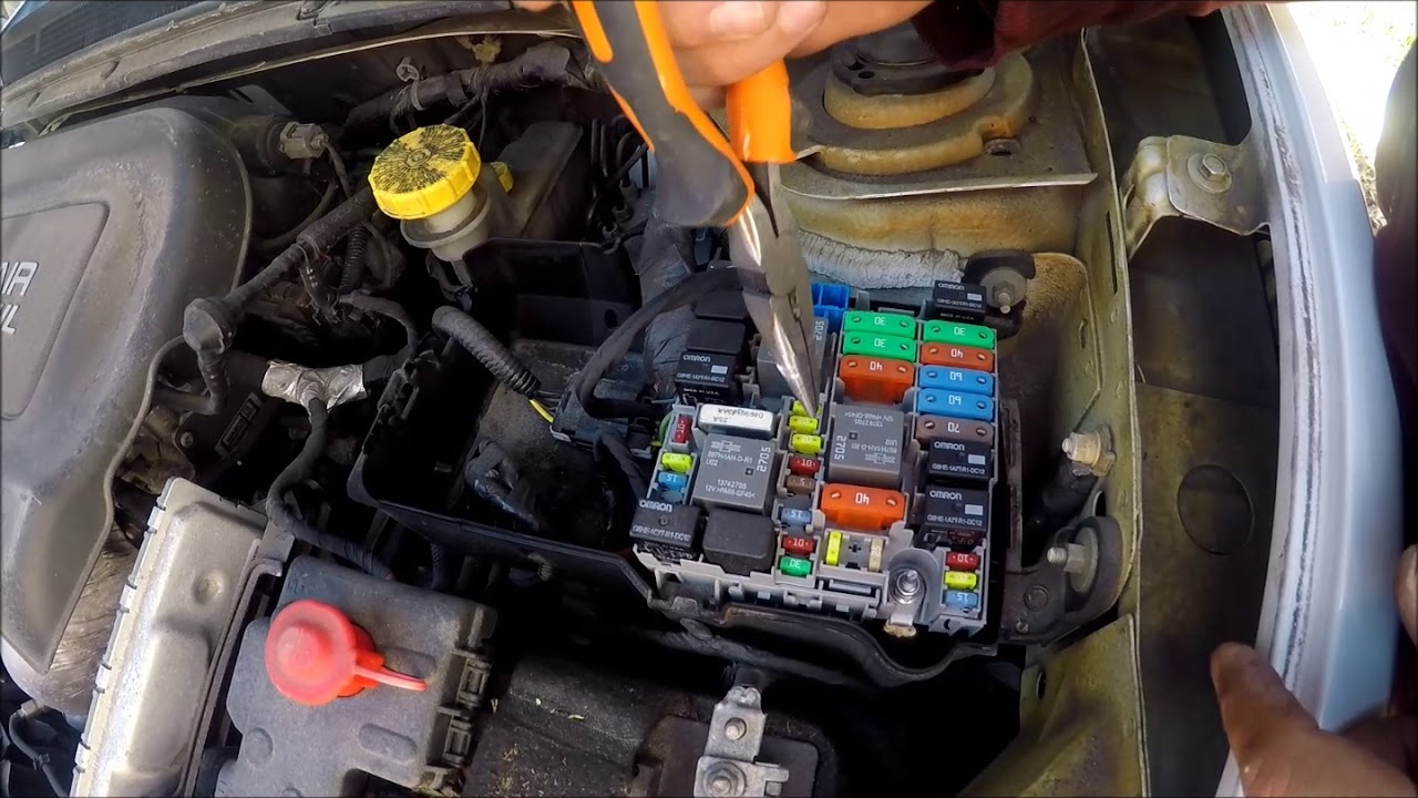 Dodge Dart Cigarette Lighter Fuse Location/ Fuse Replacing