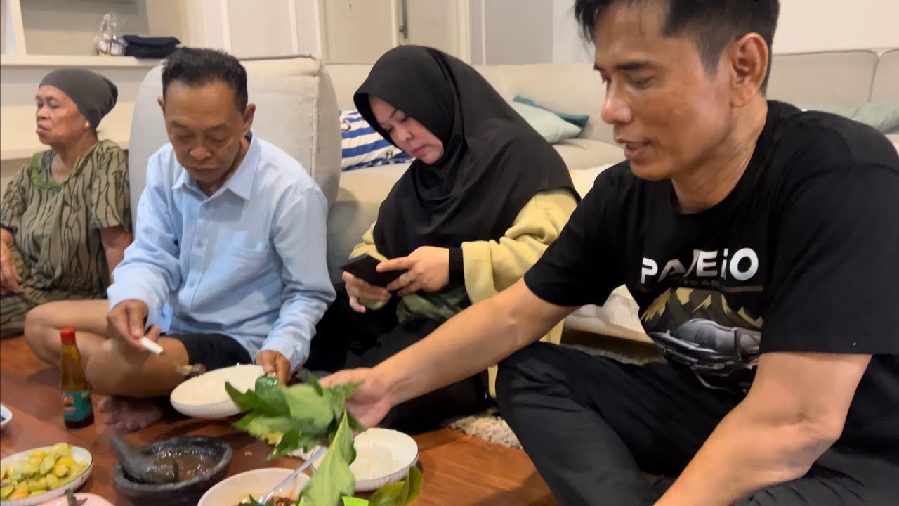 Beres Konser Sang Kejora Langsung Bakar-Bakar
