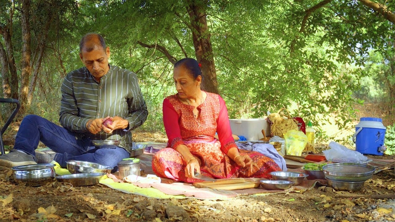 ગુંદીના મૉરનું પુરણ કરી બનાવેલા પરોઠા અને એનું શાક |