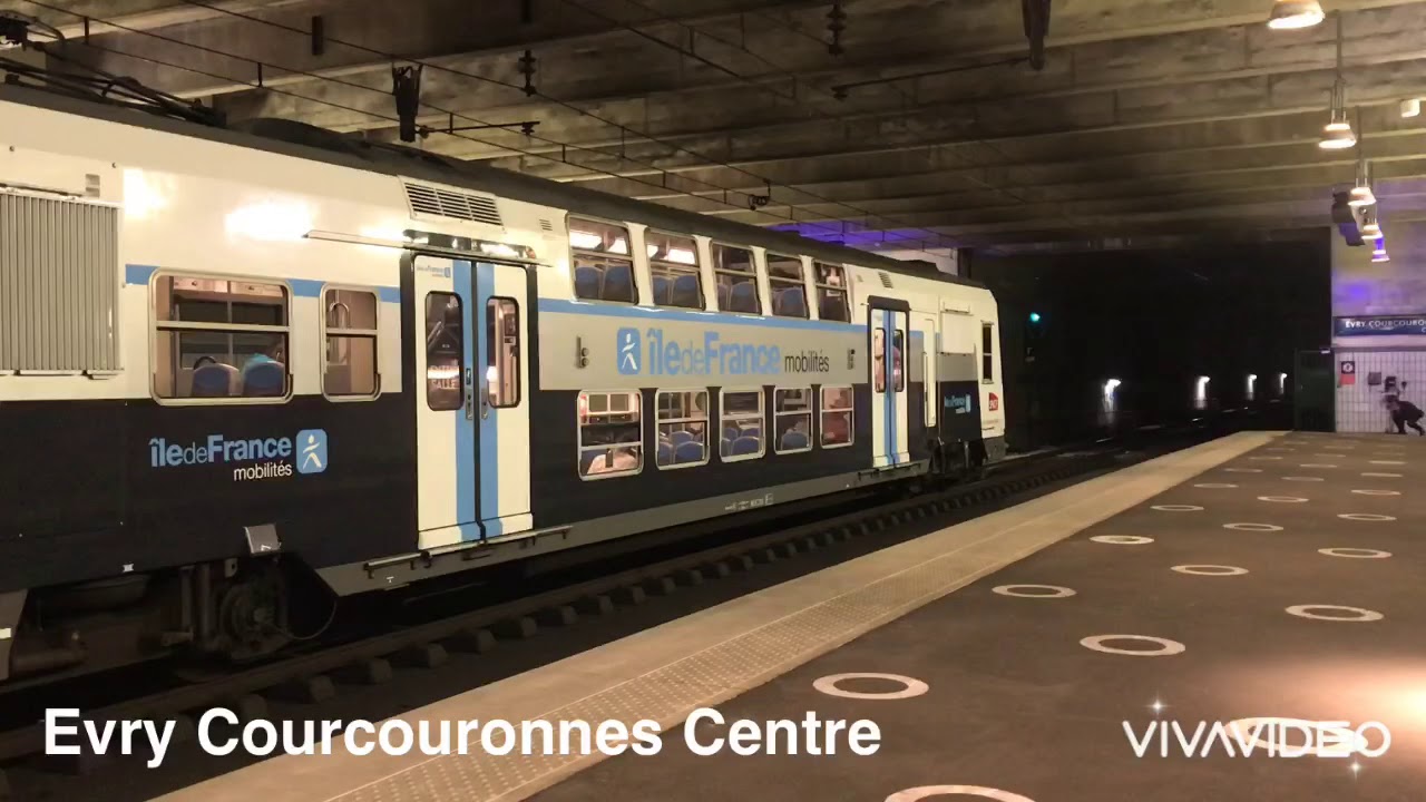 Départs et arrivés de quelques Z20500 du RER D en gare d’Evry-Courcouronnes Centre