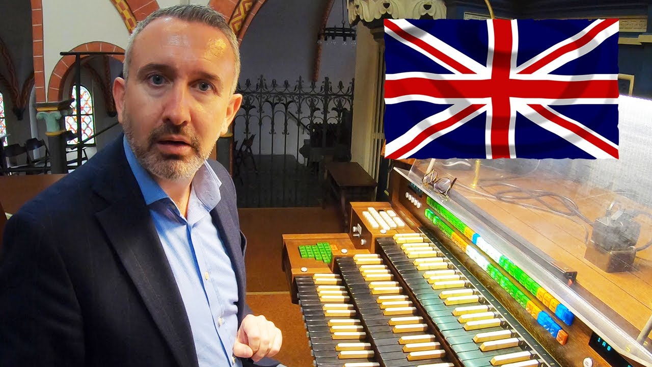 This is a CRAZY Church Organ! It even has a REAL Drum Machine!