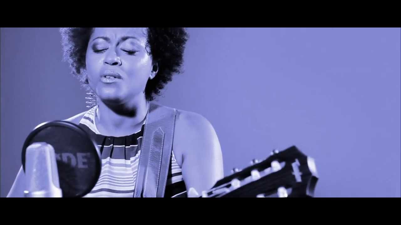 Voz e Guitarra Vol.2: Sara Tavares - Problema de Express&atilde;o
