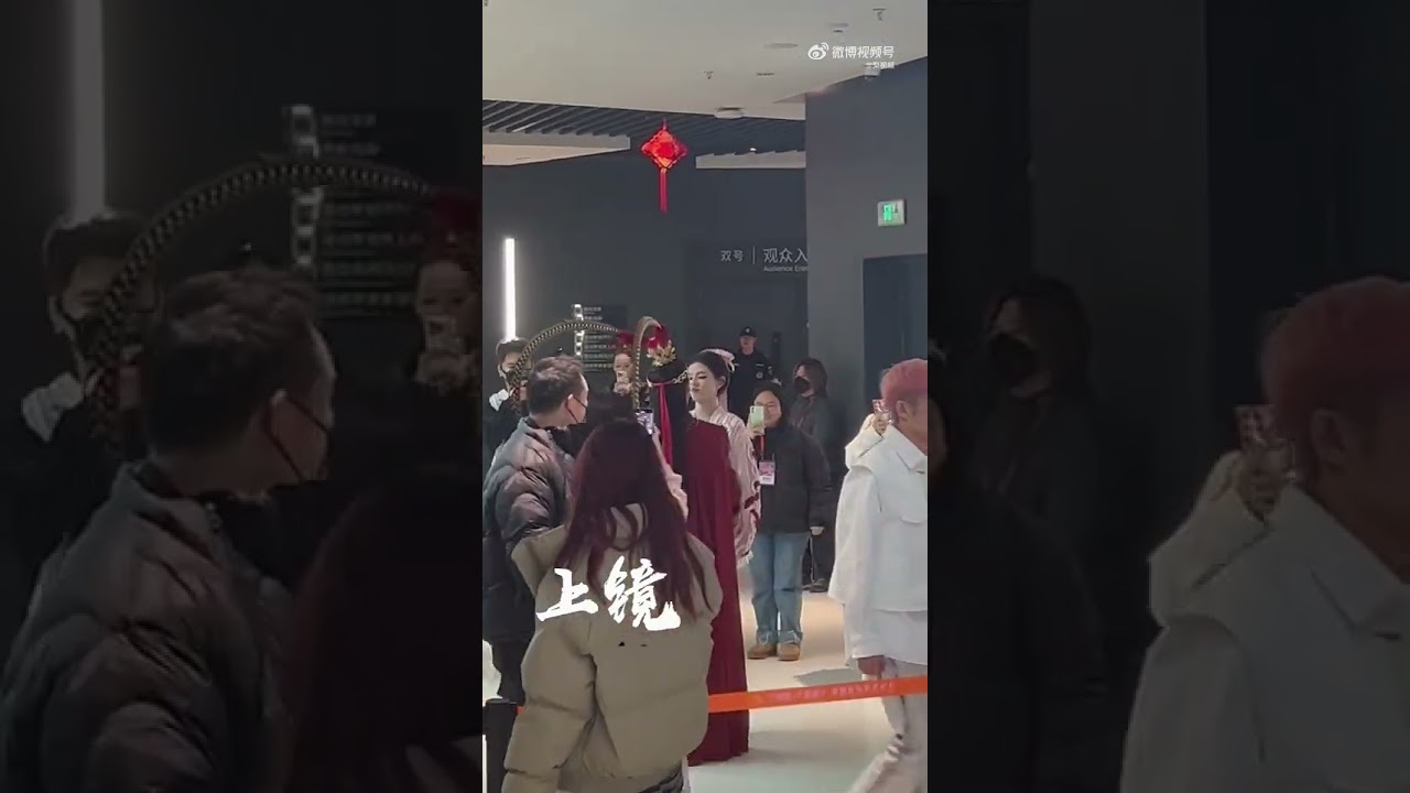 Zhang yuxi and chen liu jn reunited backstage at mango tv lantern festival
