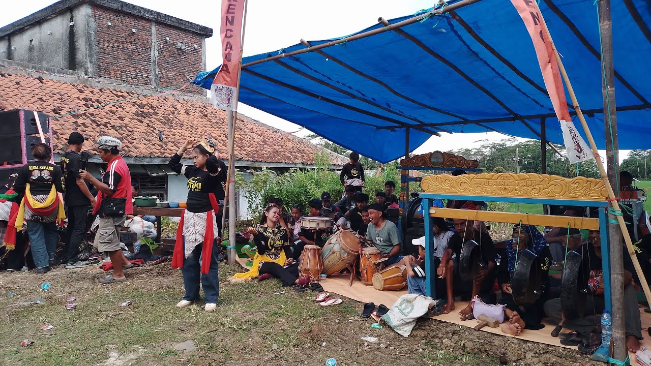 Live Hiburan kesenian kuda kepang asli ramai sekali