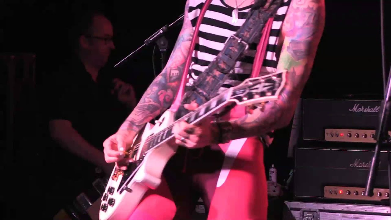 The Darkness - 'Mudslide' (Live @ 363 Oxford Street)