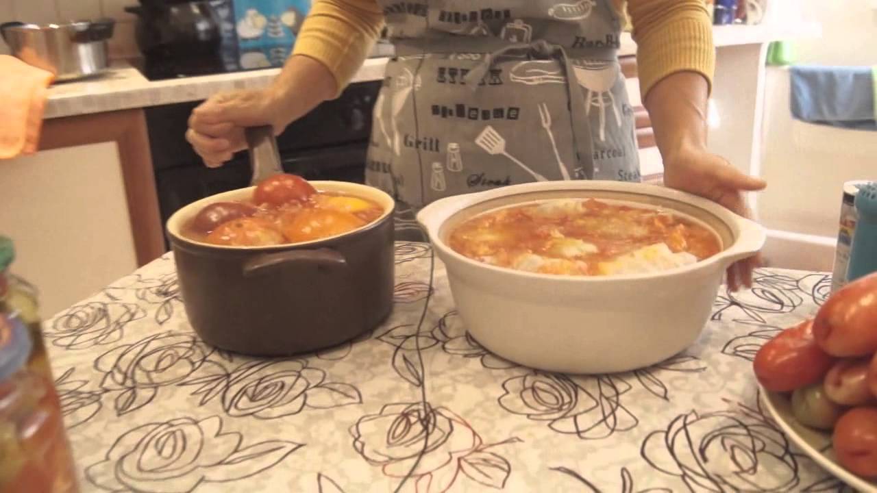 Фаршированные голубцы и томаты