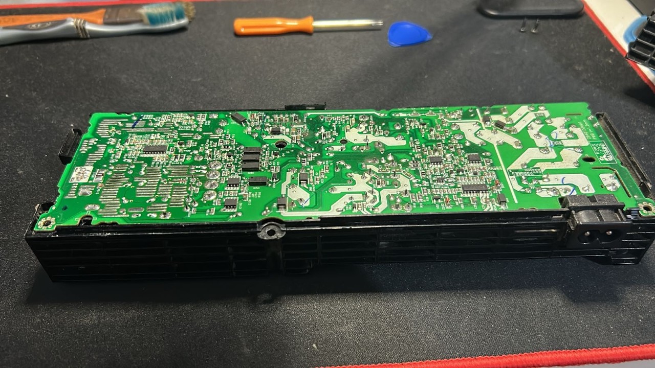 Testar fonte de PS4 na bancada