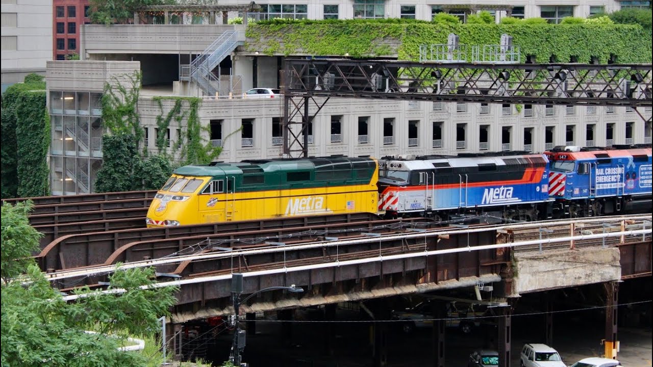 Metra in downtown Chicago 