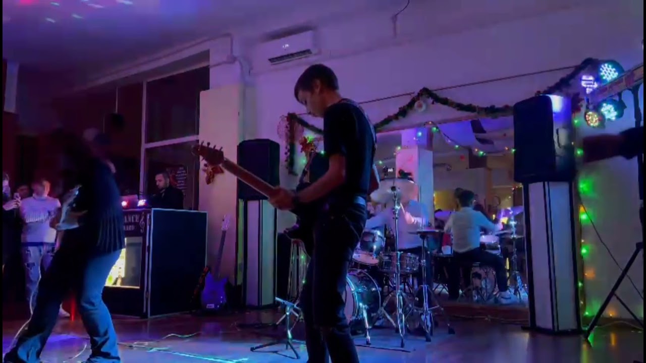eyelid climbs live at the seven, instrumental view (guitar remastered)