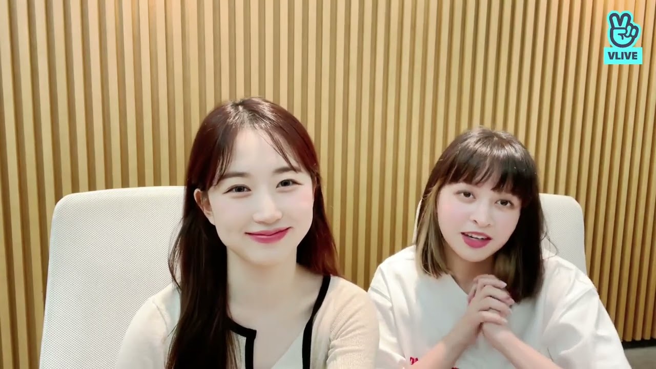 (ENG SUB) 220611 NMIXX HAEWON & LILY Vlive update 