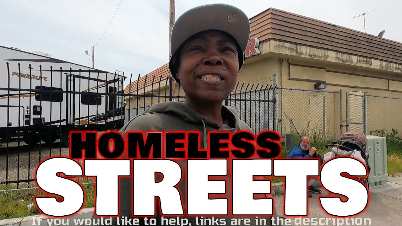 Helping lots of Homeless People with food / Acts of Kindness