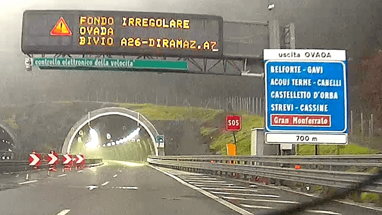 Autostrada A26 dall'Area Servizio Betulle Ovest all'uscita di Ovada (AL) #autostrada #motorway #a26