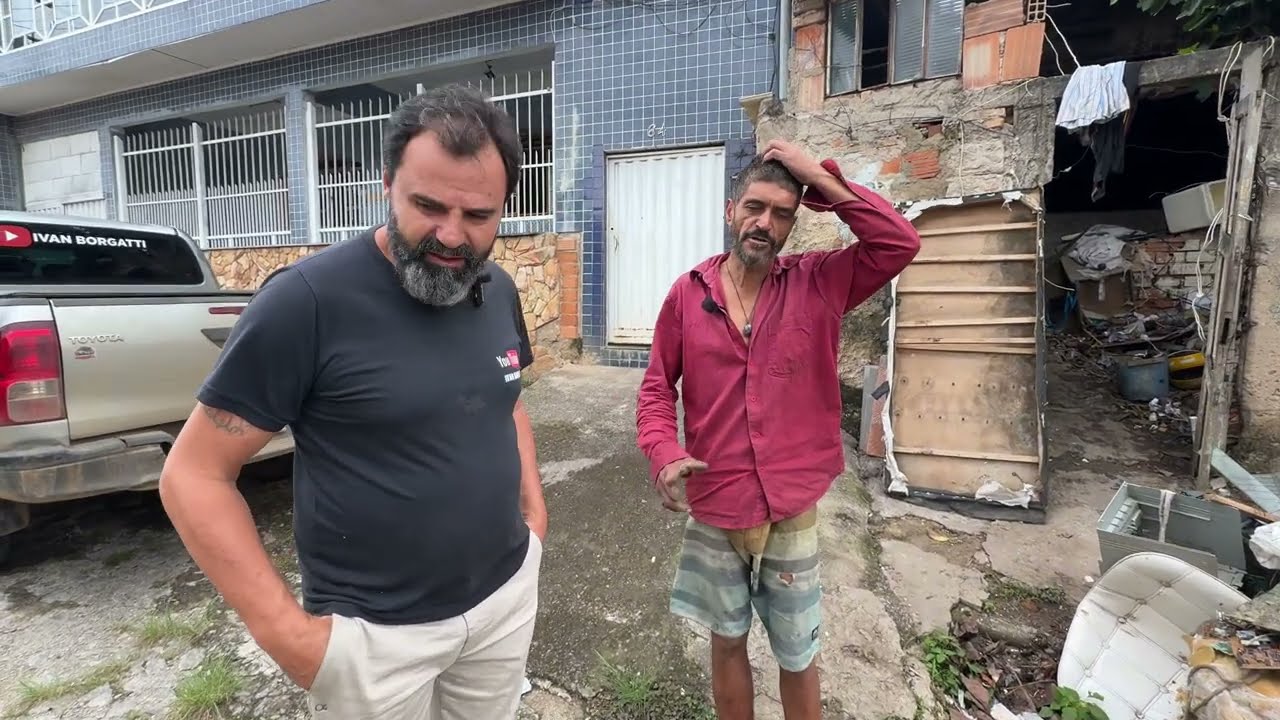 DUAS CAÇAMBAS DE LIXO NÃO FORAM SUFICIENTES NA CASA DO BOB ESPONJA! 