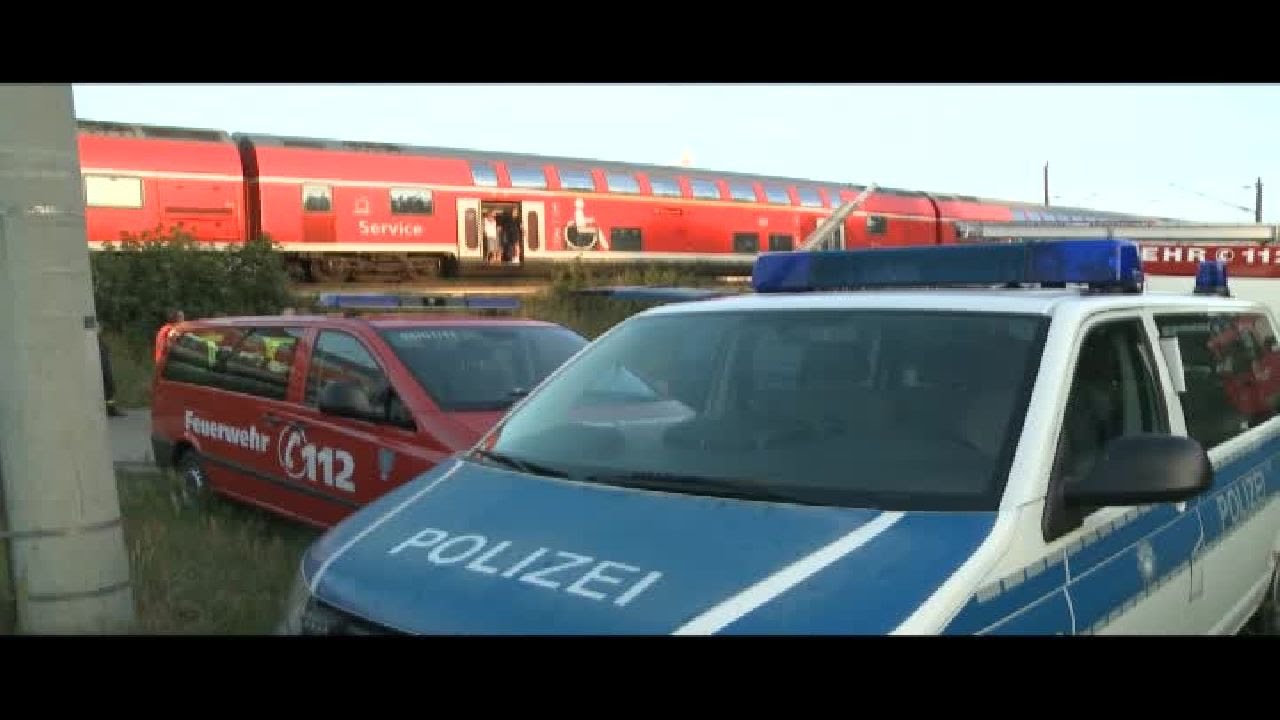 Zug st&ouml;&szlig;t mit Auto zusammen: Pkw-Fahrer get&ouml;tet